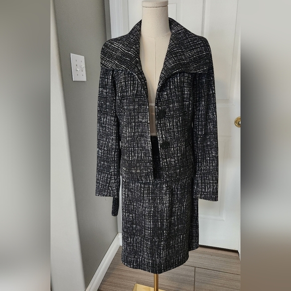 Willi Smith Black and white Skirt Suit - Size Small - Picture 4 of 12